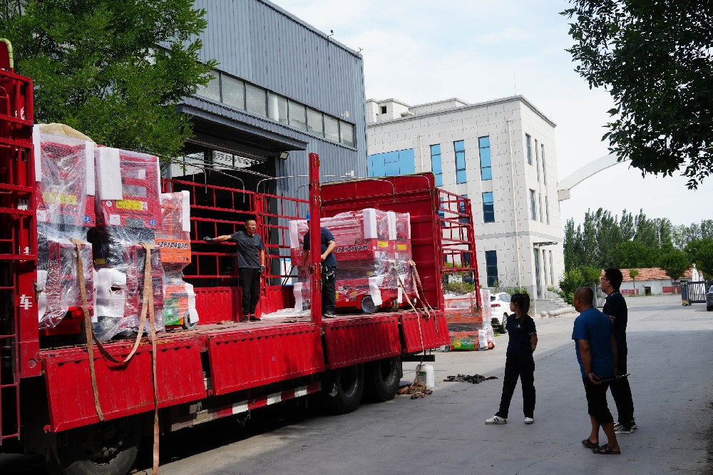 跨越 2000 公里的信任奔赴!法斯特重工 12 臺升降機扎根南寧!